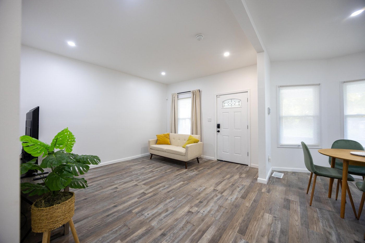 Living room from the sample listing photo gallery